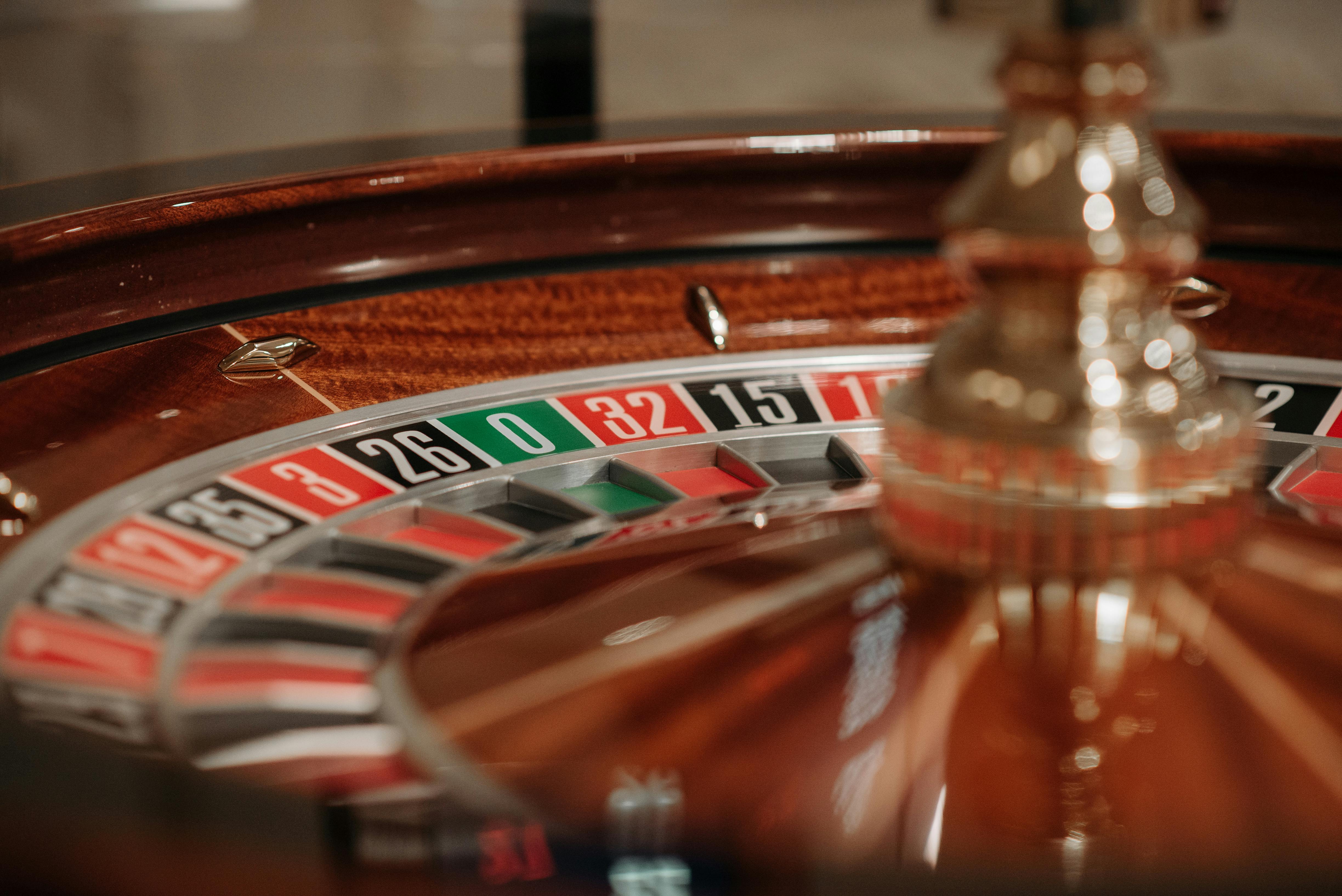 Banner principal do 555bet mostrando uma colagem de jogos de cassino